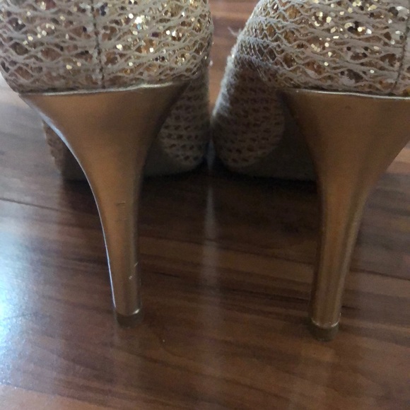 Gold heels - Picture 3 of 4